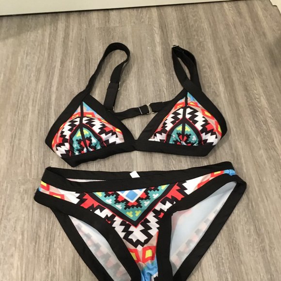 Bikini Set - Picture 1 of 3